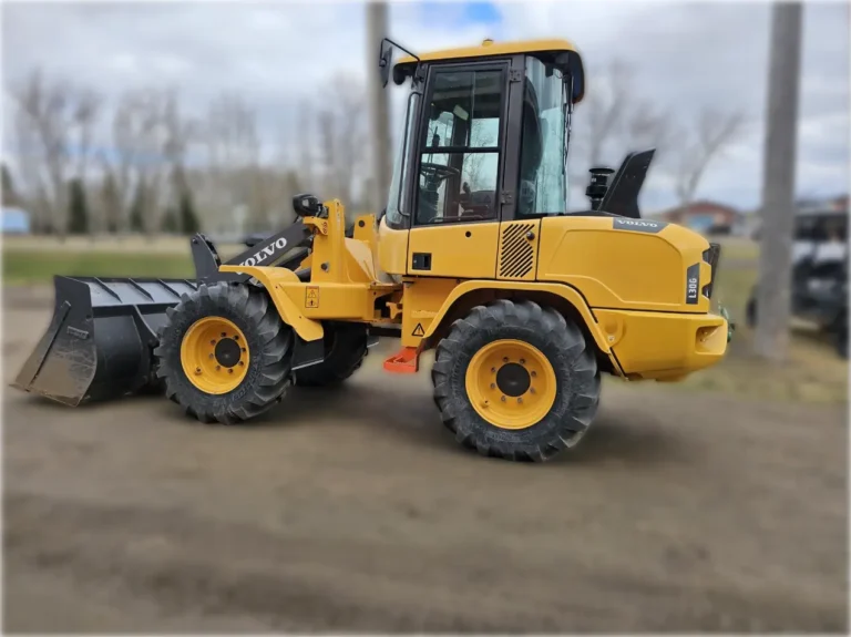 2021 VOLVO L30GS
